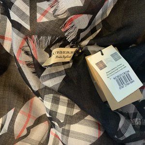 NWT Burberry scarf 143 x 143 Vintage Check Gauze Scarf- Charcoal